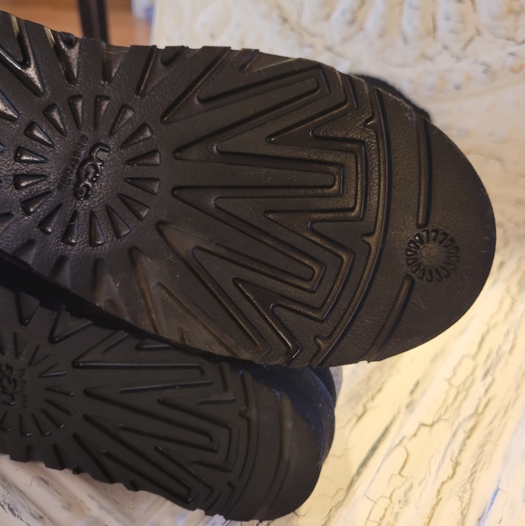 Ugg Classic Cardigan Boot 1159 - Picture 14 of 15